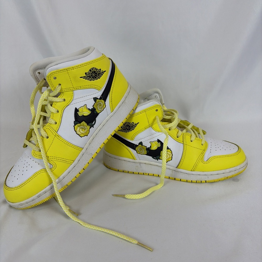 Nike Shoes Womens 5Y Yellow White Air Jordan Retro Rose Dynamic Sneakers EUC!